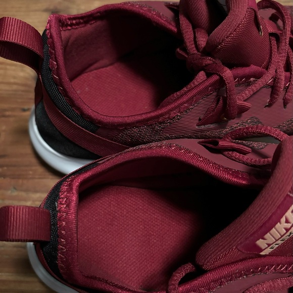 Nike Flex TR9 Training Shoes Womens 9.5 Team Red Athletic Gym Running Workout - Picture 9 of 9